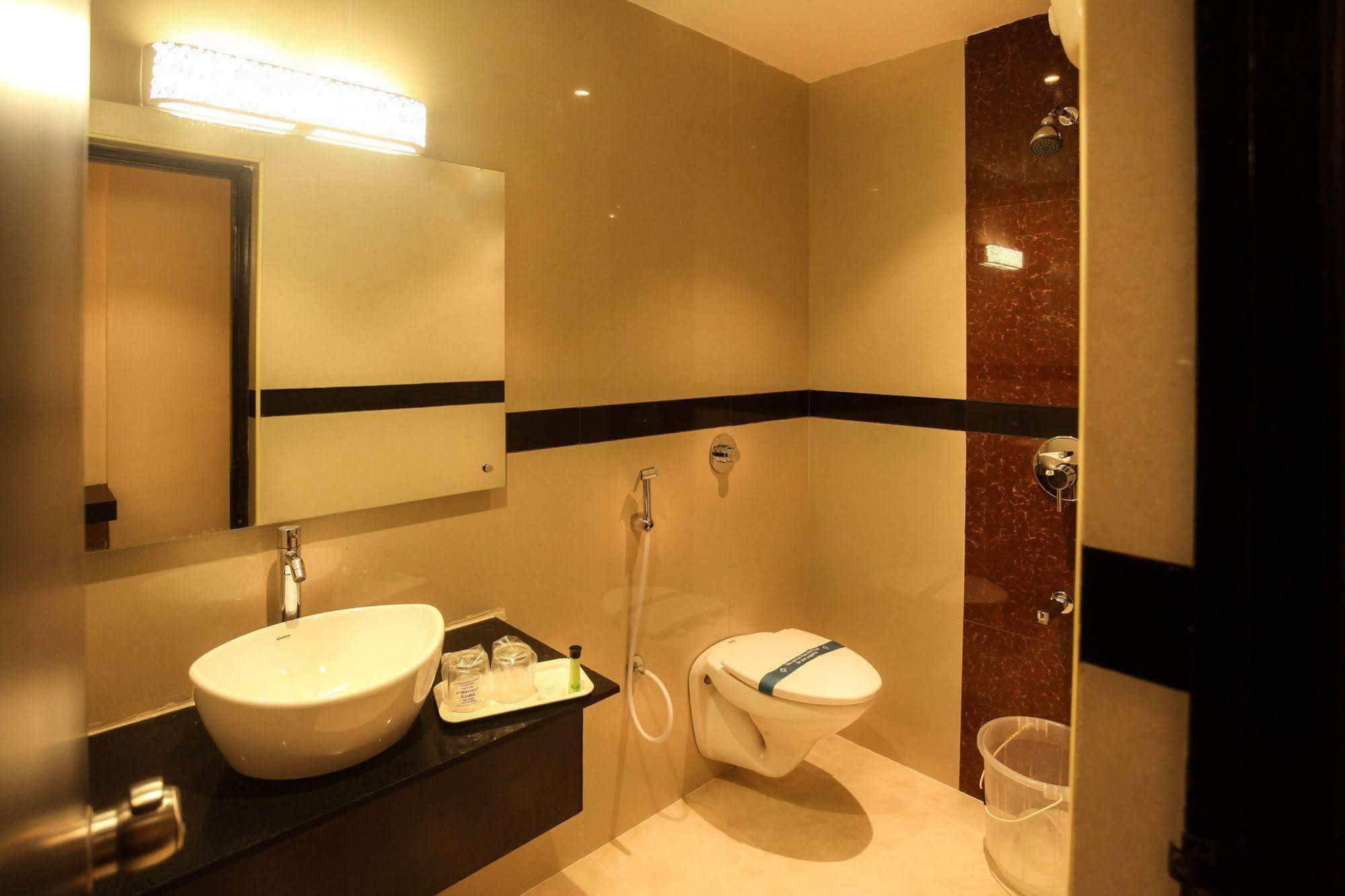 Hotel Mars Classic Chennai Zewnętrze zdjęcie